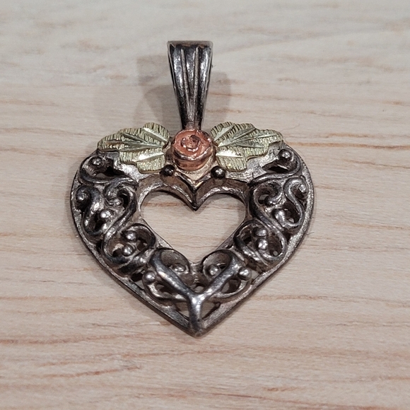Black Hills Filigree Heart \U0026 Rose Sterling and 10K Gold - Picture 2 of 6